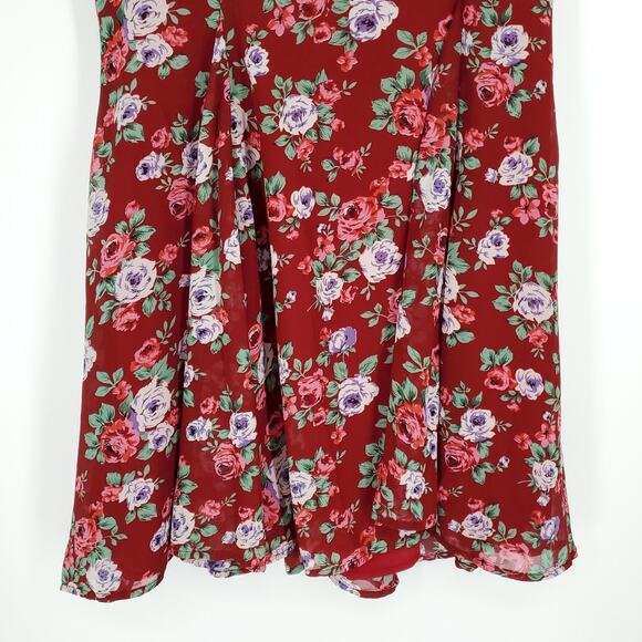 Love Sadie Red Ditsy Floral Short Sleeve Fit and Flare Dress Medium NWT - Picture 3 of 12